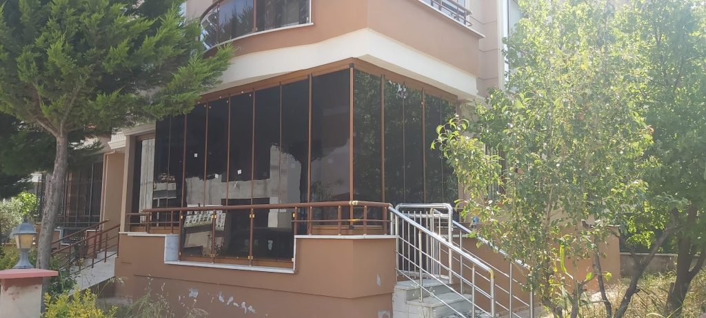 sürme cam balkon edremit akçay altınoluk katlanır cam balkon burhaniye balkon kapatma teras kapatma
